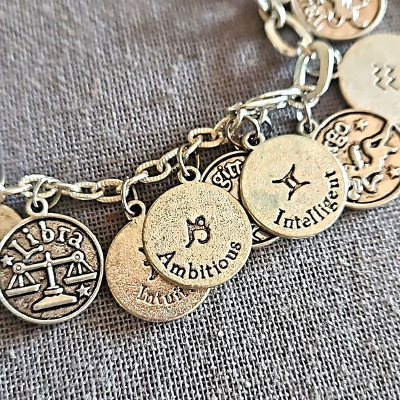Astrology signs charm necklace silver tone EUC - Picture 5 of 7